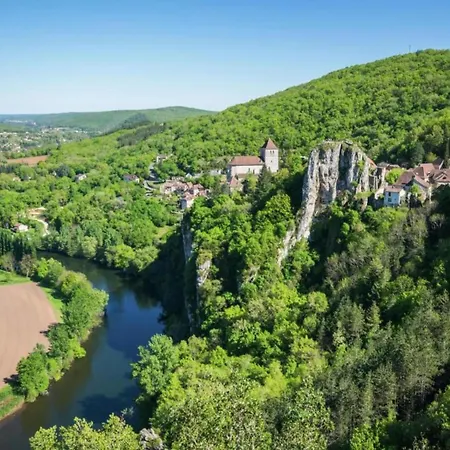 Holiday home 1km From The Gouffre De *